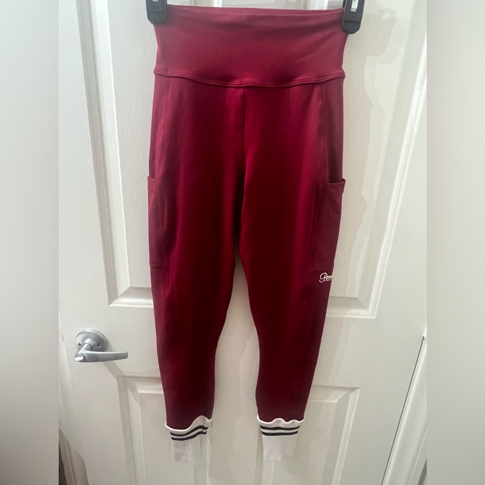 Bombshell Cranberry Ankle Sock Leggings with Pockets! Size S.
